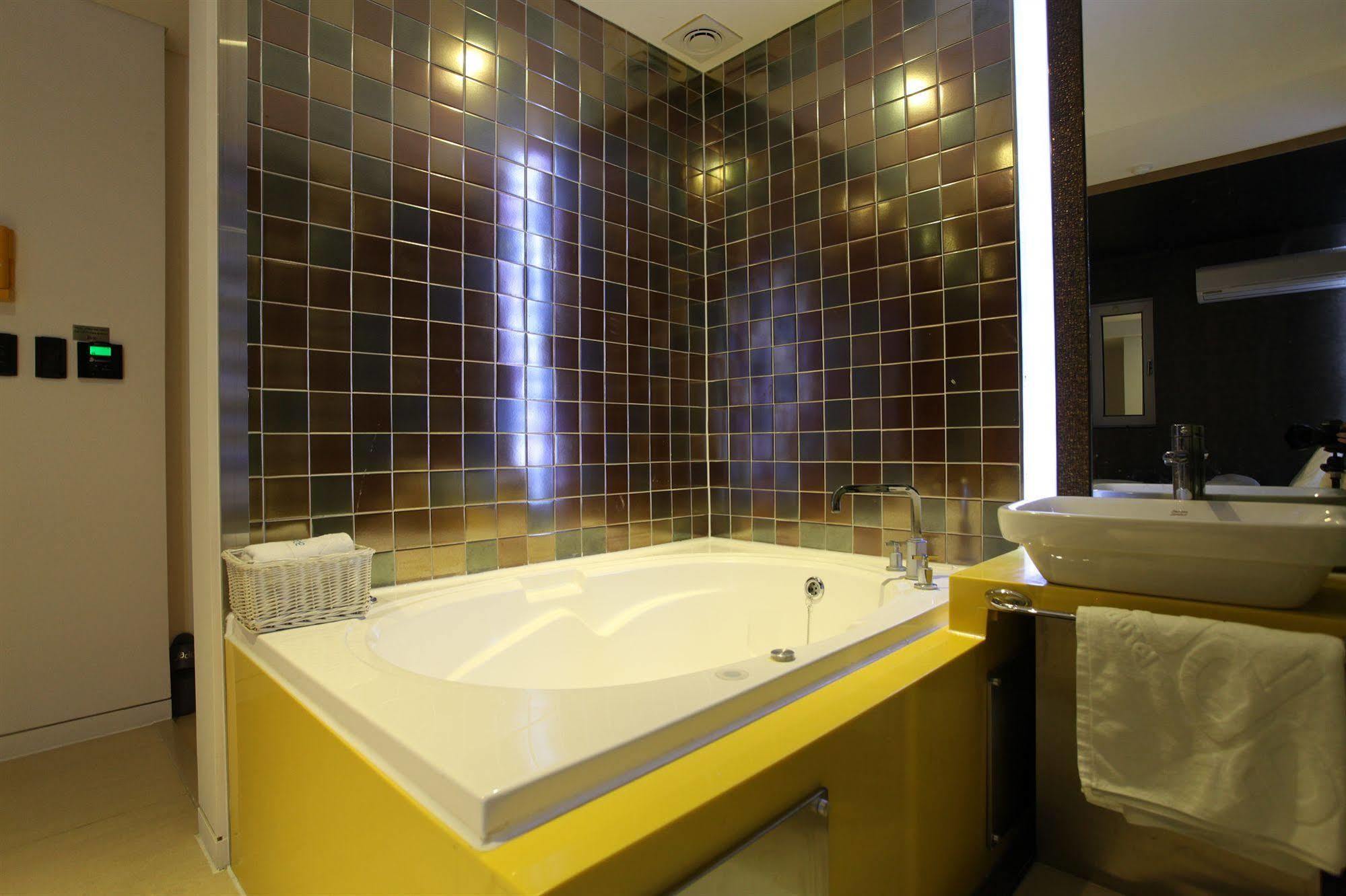 Hotel Jade Seoul Bagian luar foto